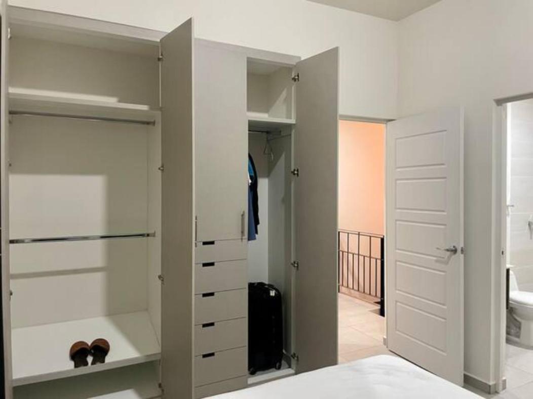 Habitacion Con Bano Privado, Frente Al Conin Pensión