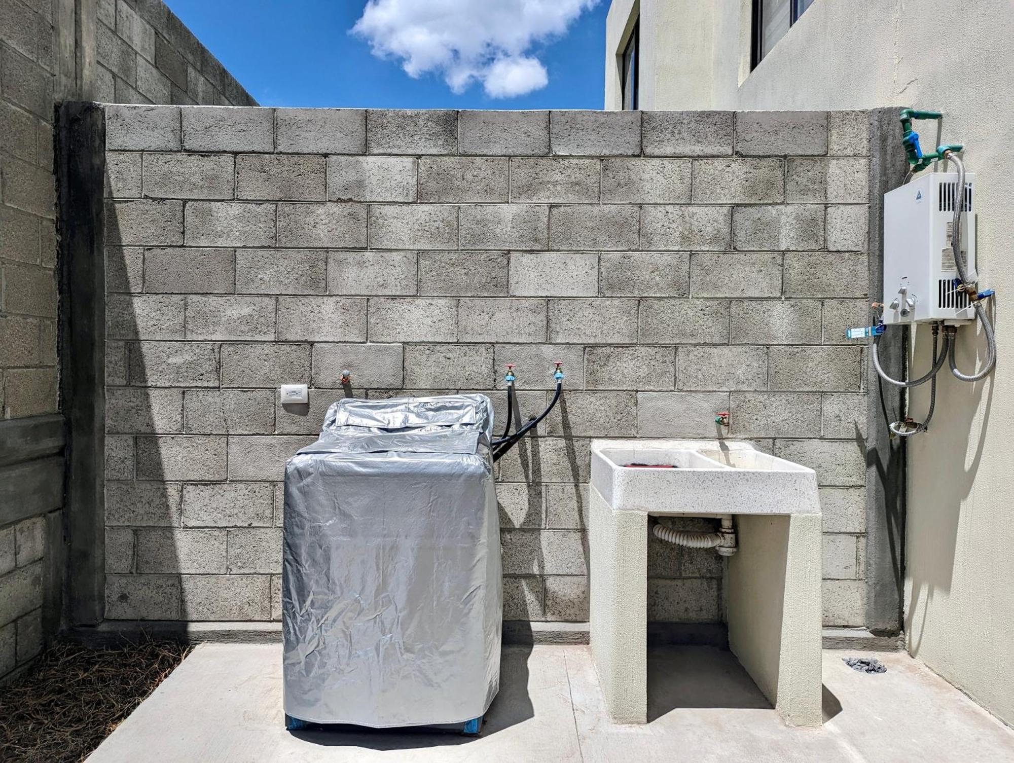 Habitacion Con Bano Privado, Frente Al Conin
